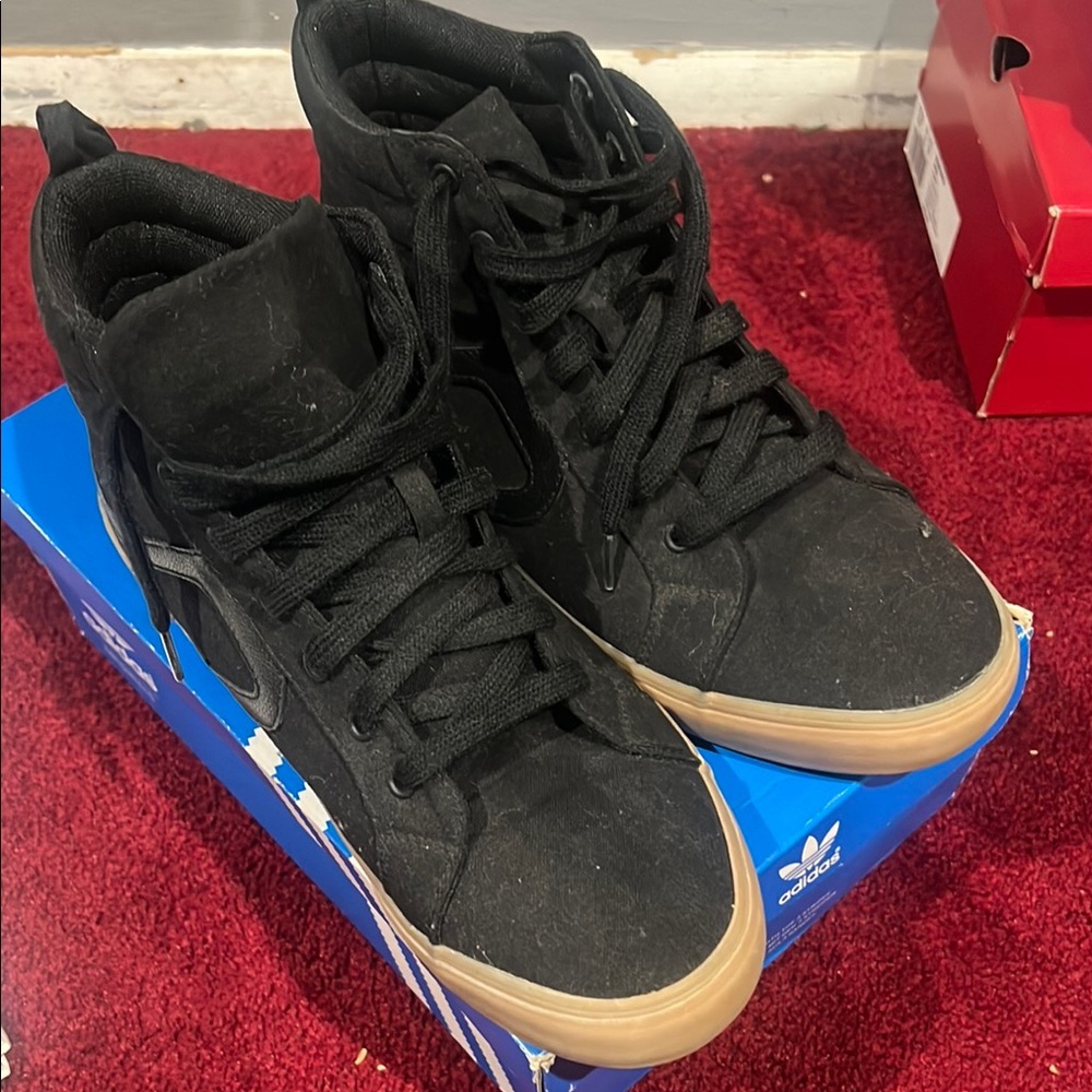 No Boundaries Black High-Top Sneakers
